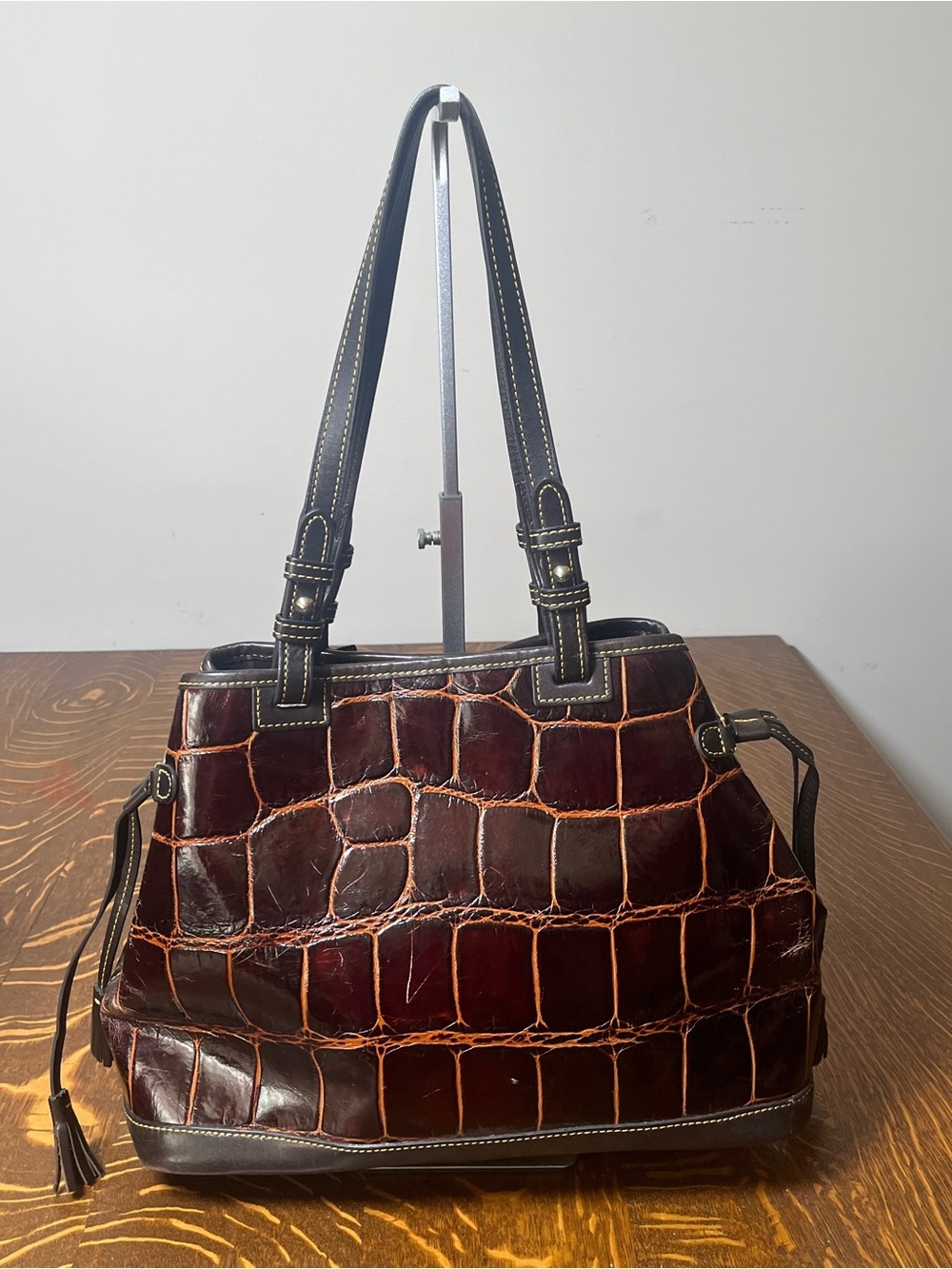 Dooney & Bourke Dark Cognac Croc-Embossed Leather Shoulder Bag w/a wallet. - Picture 2 of 12